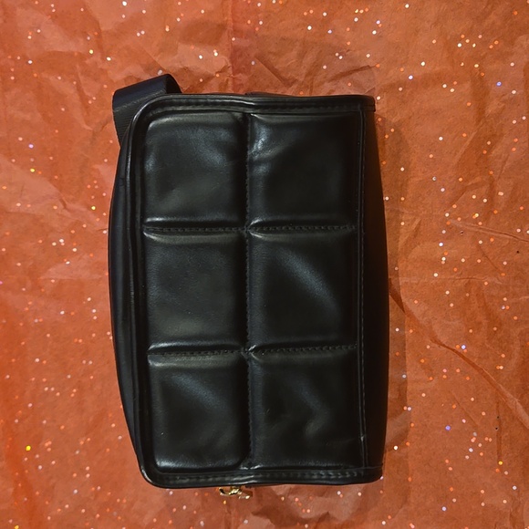 AMANDA UPRICHARD Black Quilted Belt Bag - Picture 4 of 4
